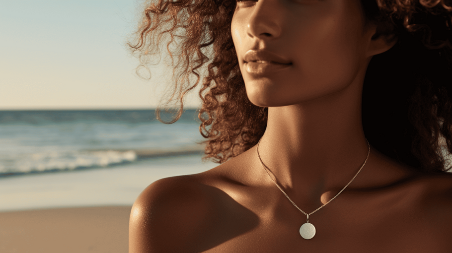 Respectez votre amour pour la plage avec la collection de bijoux Cascarabijou