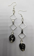 Charger l'image dans la galerie, Boucles d'oreille Moruka
