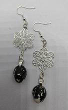 Charger l'image dans la galerie, Boucles d'oreille Moruka
