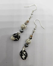 Charger l'image dans la galerie, Boucles d'oreille Moruka
