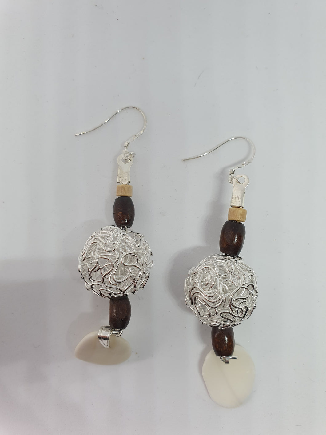 Boucles d'oreilles - sphère argentée